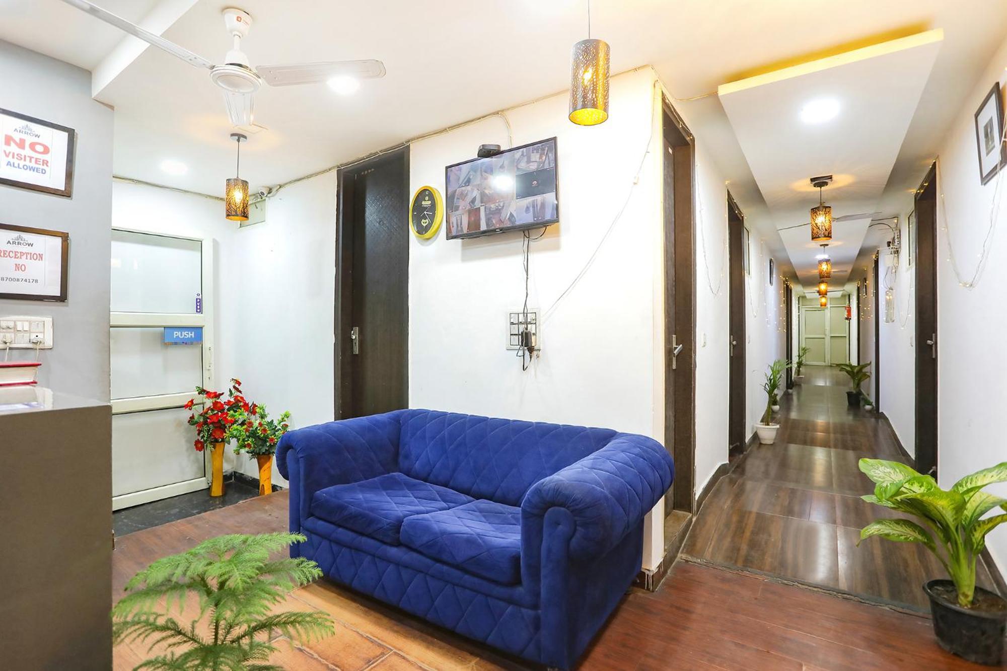 Hotel Fabexpress The Arrow Nueva Delhi Exterior foto